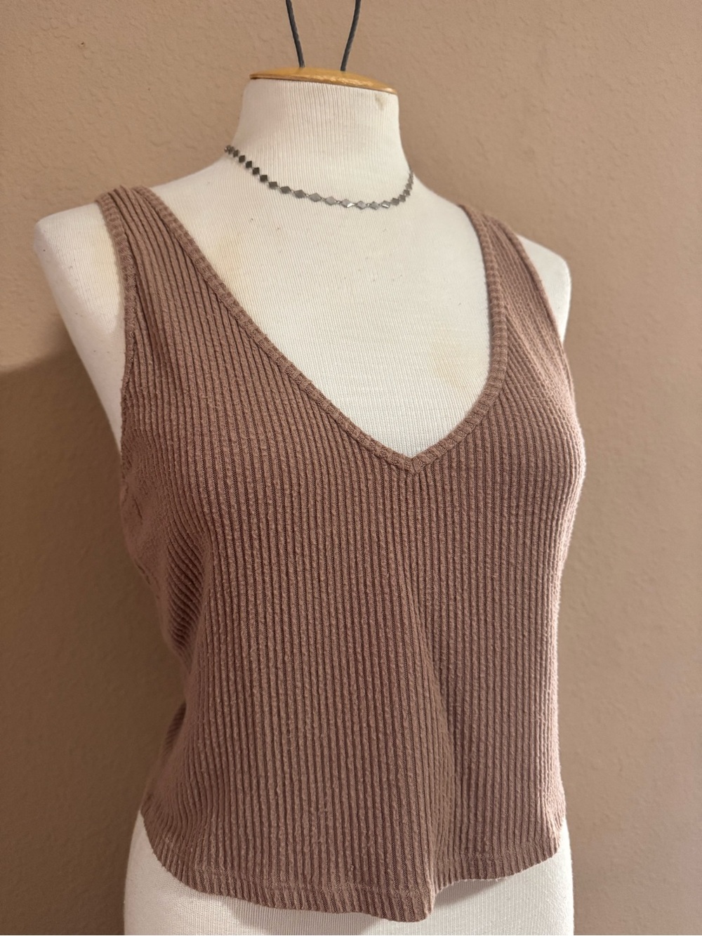 Abercrombie & Fitch Cropped V-Neck Tank Top
